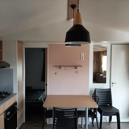 Mobil Climatise 6 Personnes 36 M2 4 Etoiles Campsite Serignan